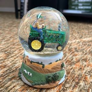 John Deere Musicbox Snow globe
